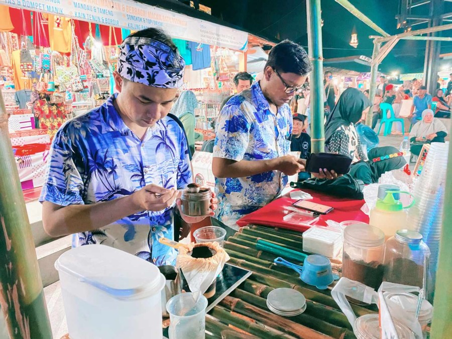 Korelasi Kopi: Meracik Kenangan Ayah dalam Secangkir Kopi yang Aman di Lambung