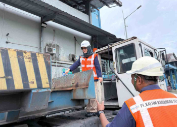 Jamin Kelancaran Logistik Idul Fitri, Dirut KKT Pastikan Kesiapan Alat Bongkar Muat di Balikpapan