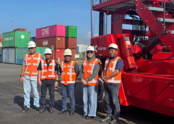 PT KKT Tambah Side Loader untuk Tingkatkan Efisiensi Penanganan Petikemas
