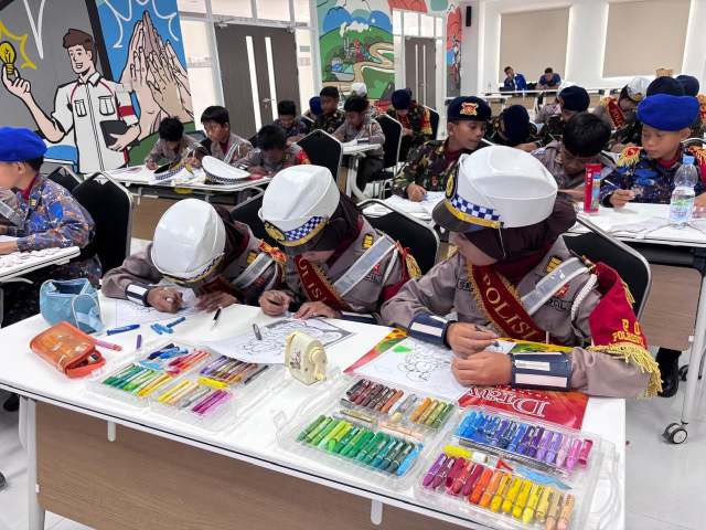Peringati Hari Anak Nasional, Astra Motor Kaltim 2 dan Polresta Samarinda Tanamkan Budaya Berkendara Aman Sejak Dini