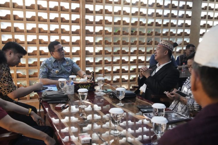 Warisan Budaya Dayak Siap Mendunia, DAD Kaltim Kantongi Undangan KBRI Kanada